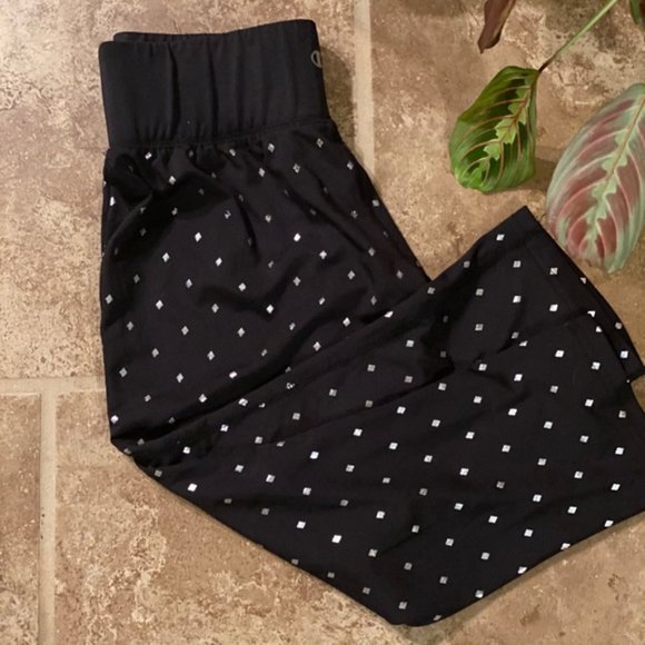 Oregon Ducks Champion Capri Athletic Pants - Picture 3 of 8